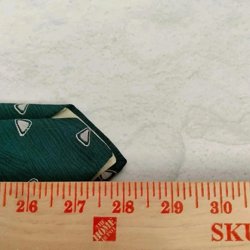 Envoy Retro Vintage Green Off White Triangle Pattern Necktie Tie 56x3